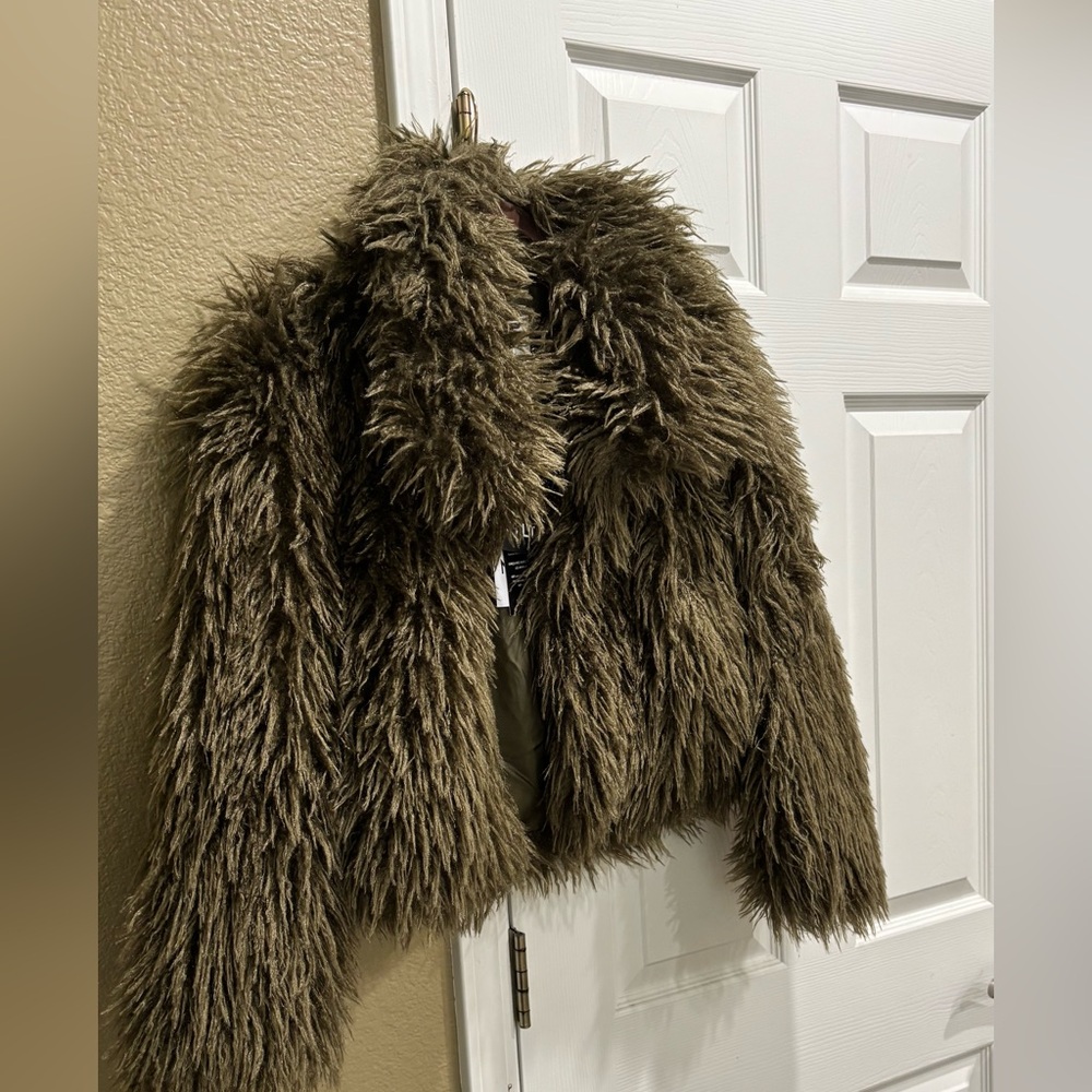 Anthropologie Dark Brown NVLT CROP
FRINGE FAUX FUR COAT sz XS - Picture 7 of 8